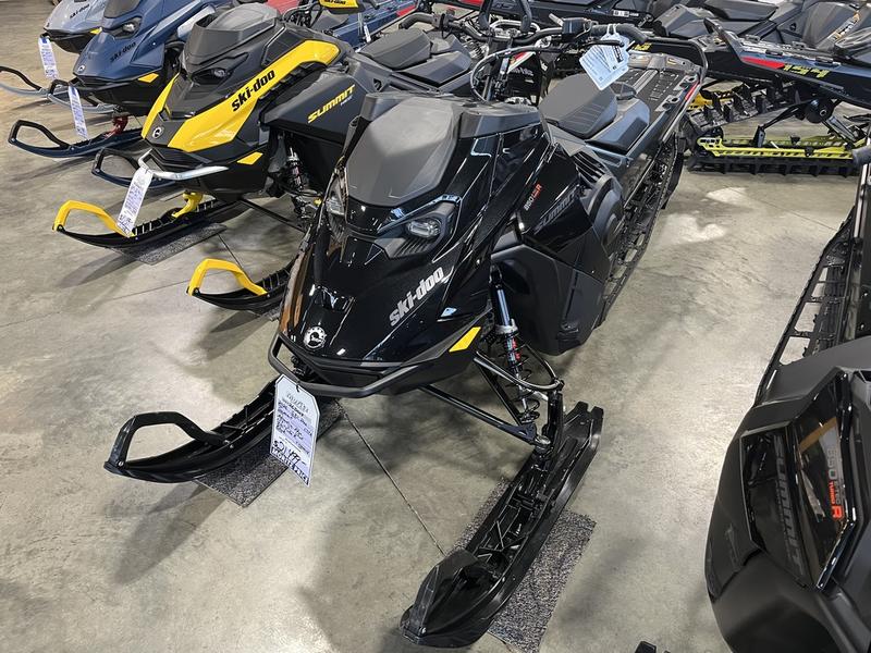 2026 SKI-DOO Summit Adrenaline with Edge Package 154 850 E-TEC Turbo R PowderMax X-Light with FlexEdge 3.0 SNOWMOBILES
