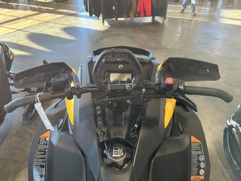 2026 SKI-DOO Summit NEO+ 146 600 EFI Hurricane with FlexEdge 1.75 SNOWMOBILES