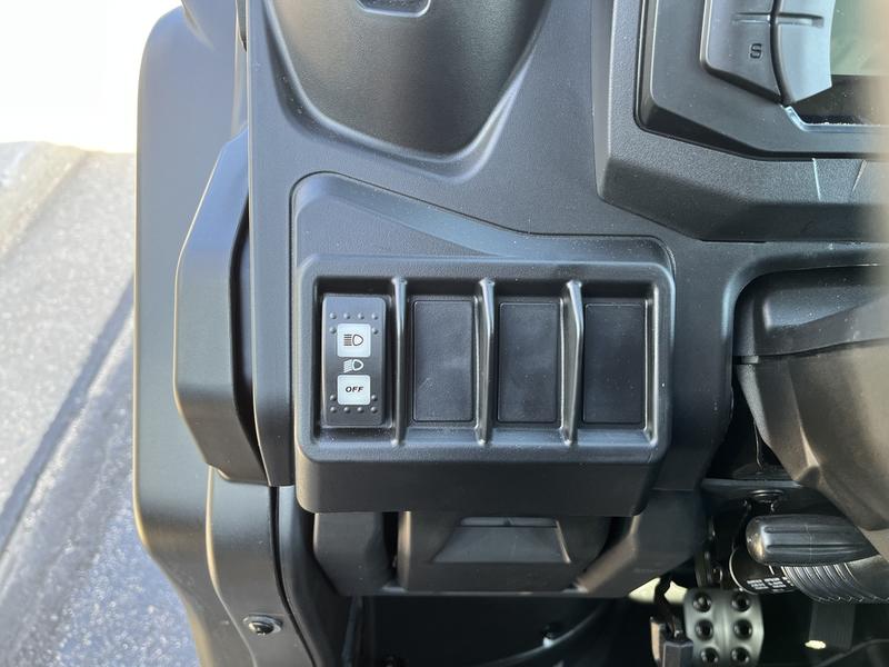 2027 CAN-AM Defender MAX DPS CAB HD10 UTV