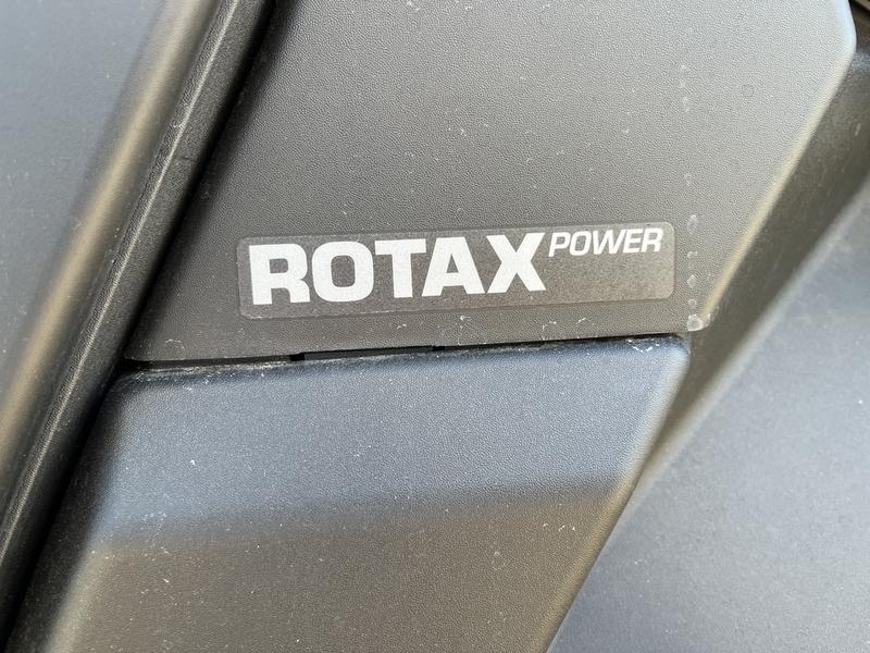 2027 CAN-AM Defender MAX DPS CAB HD10 UTV