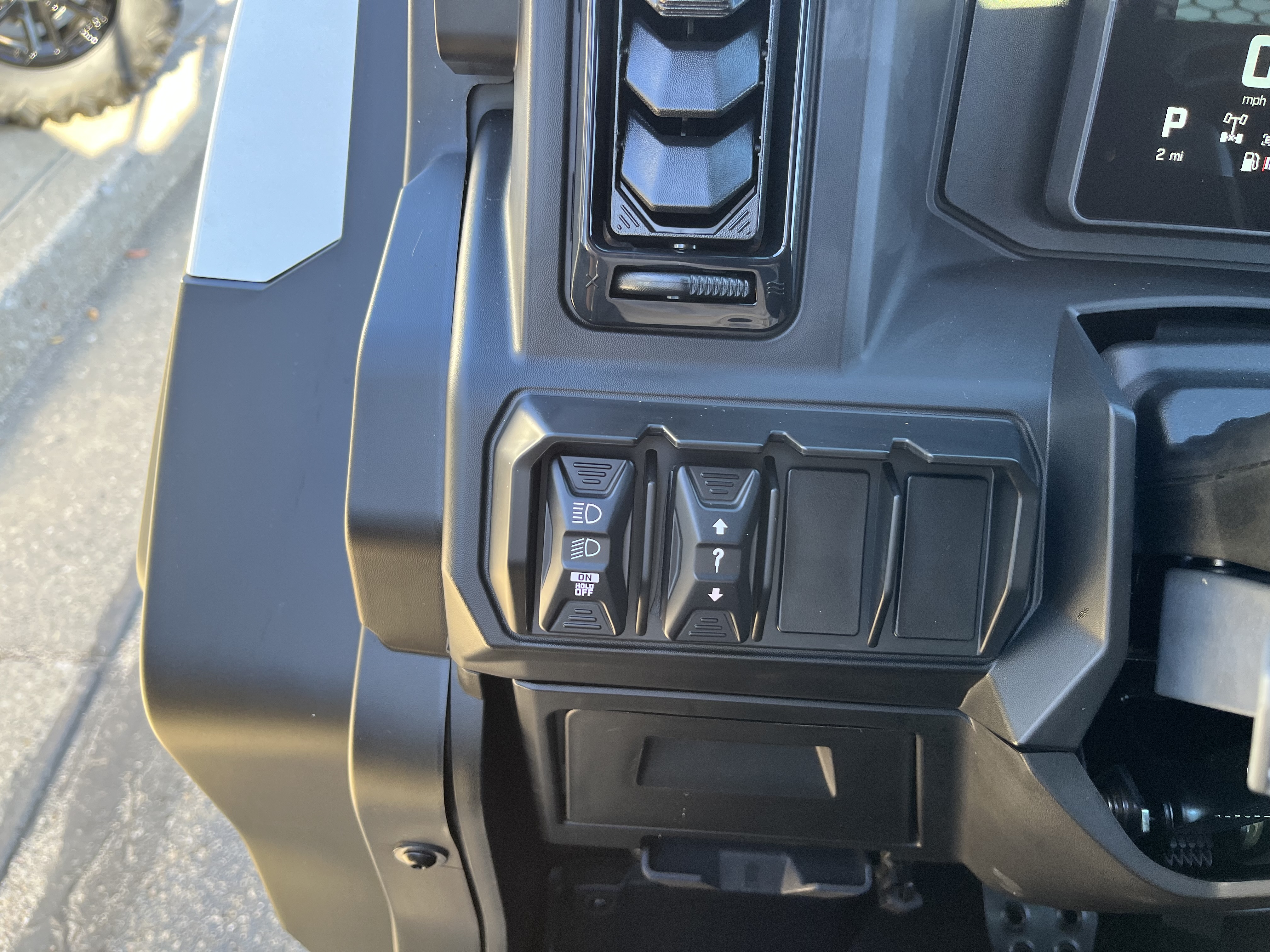 2027 CAN-AM Defender XU Limited UTV