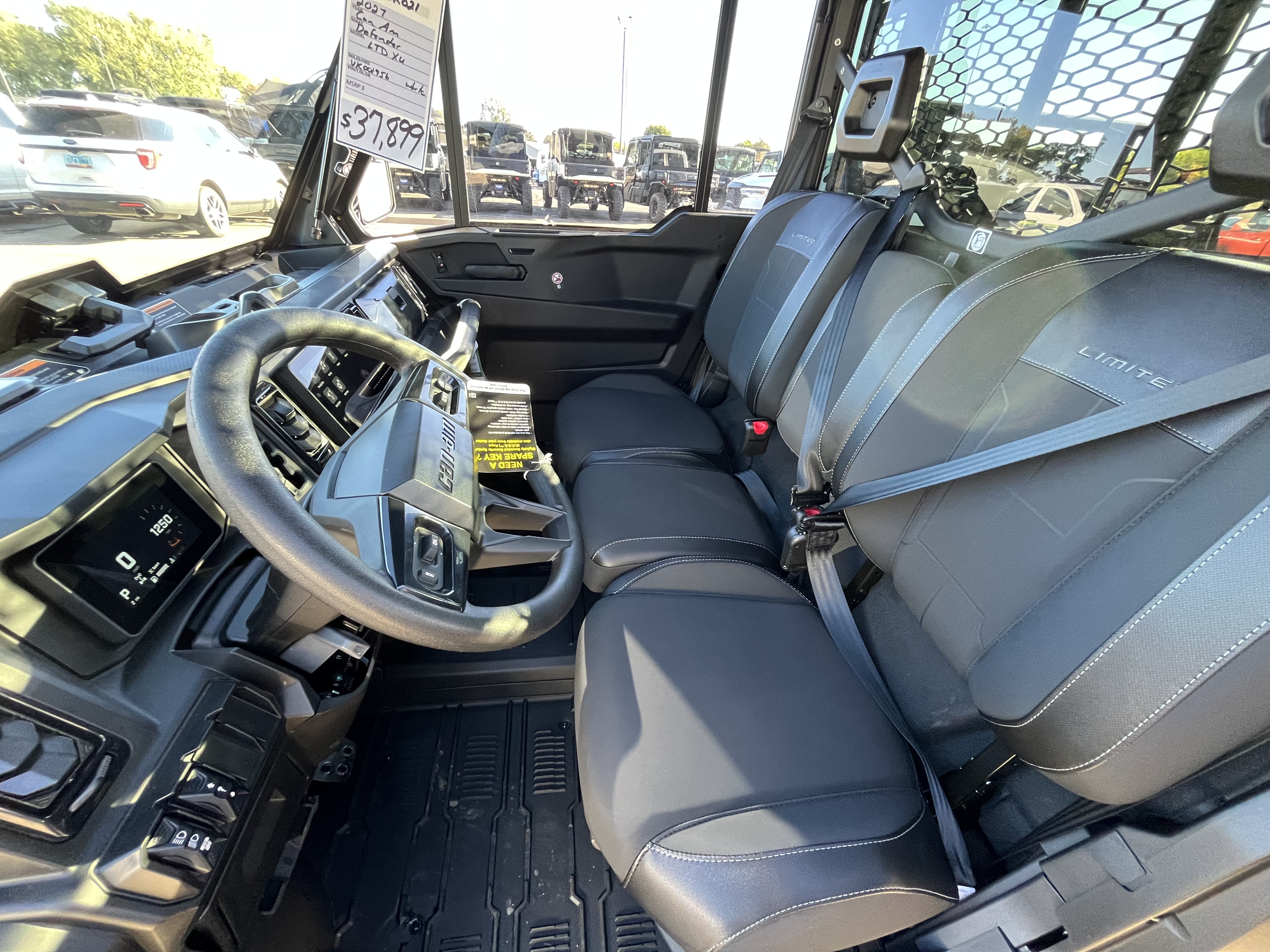 2027 CAN-AM Defender XU Limited UTV