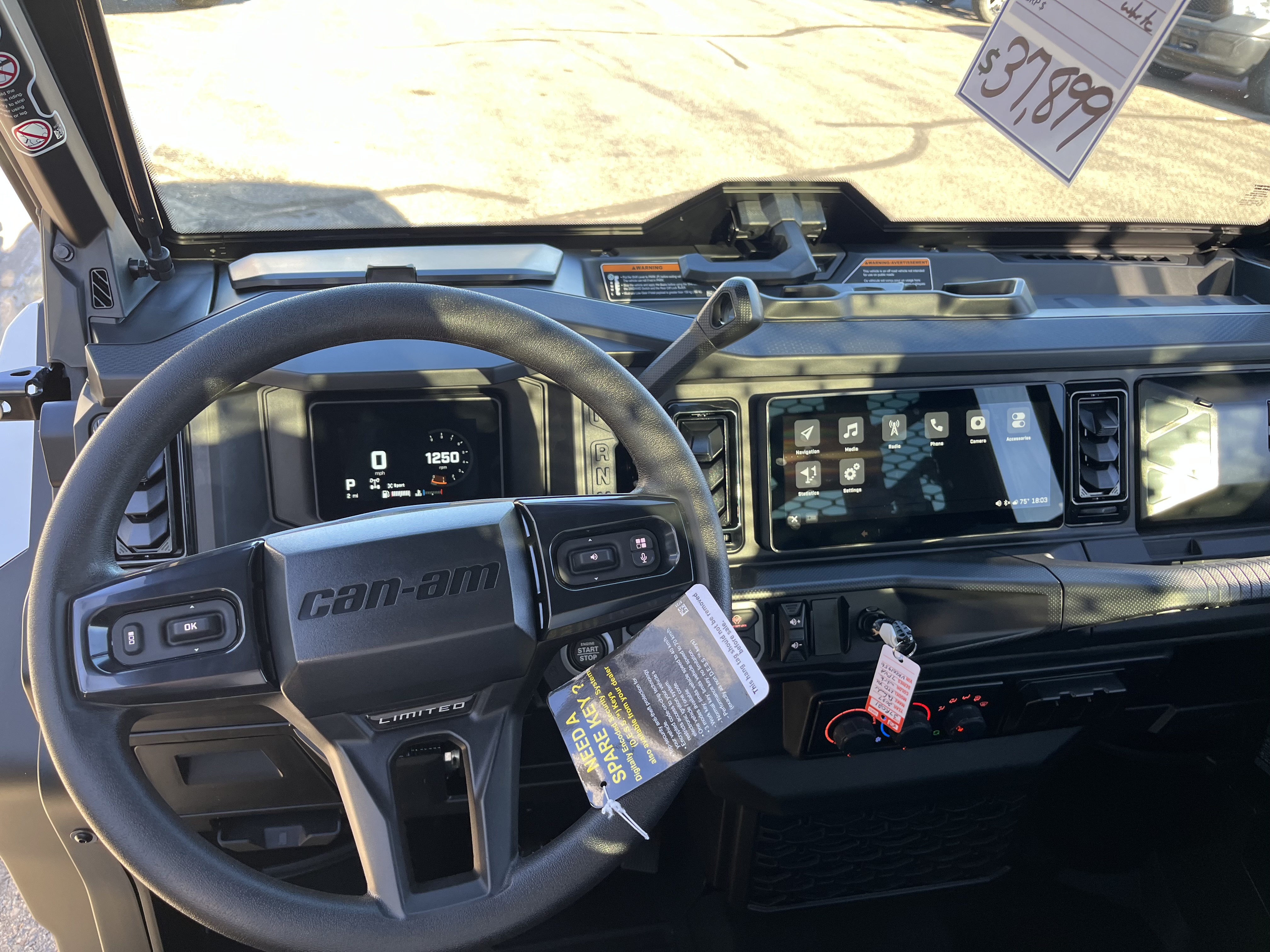 2027 CAN-AM Defender XU Limited UTV