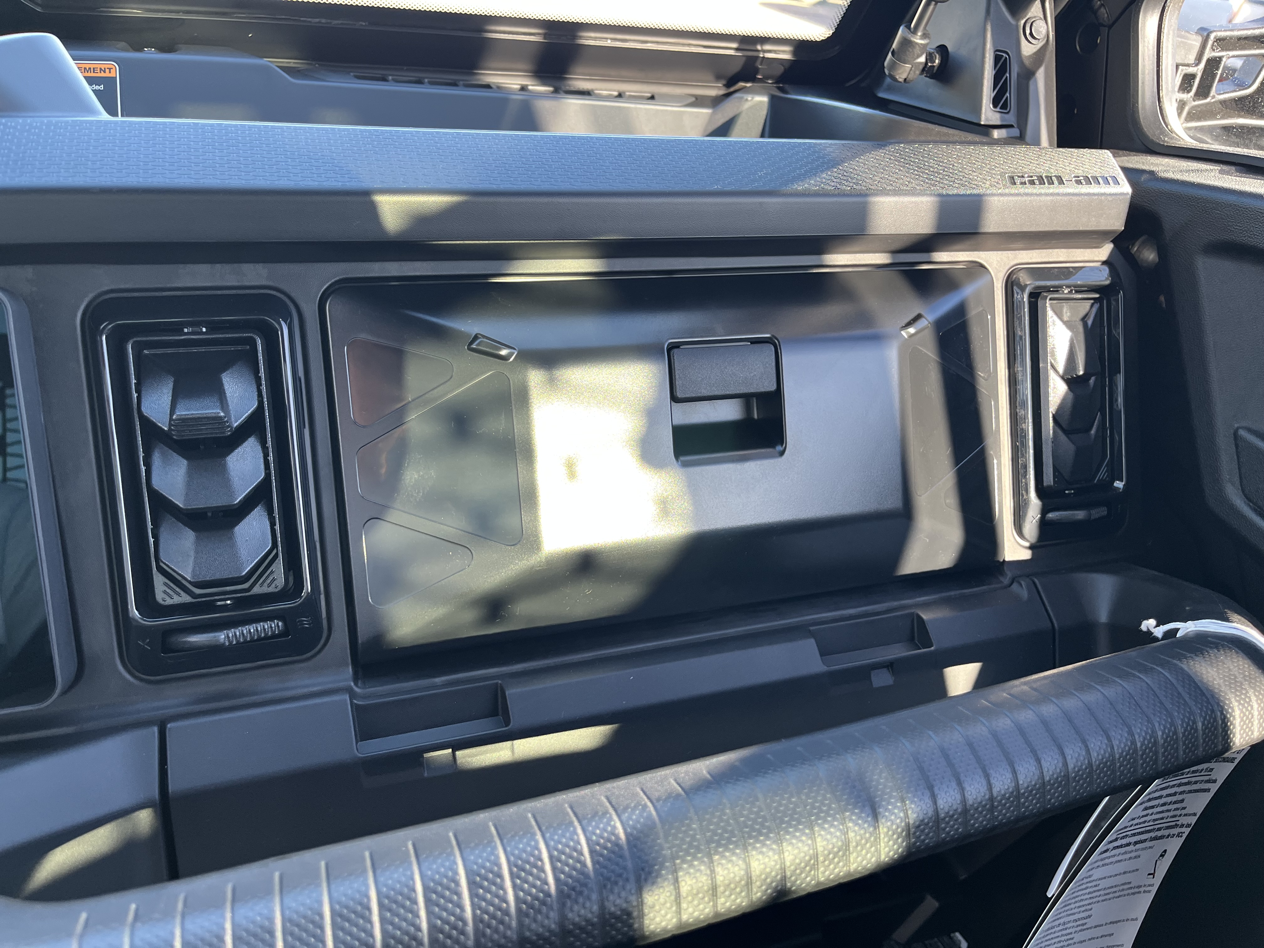 2027 CAN-AM Defender XU Limited UTV