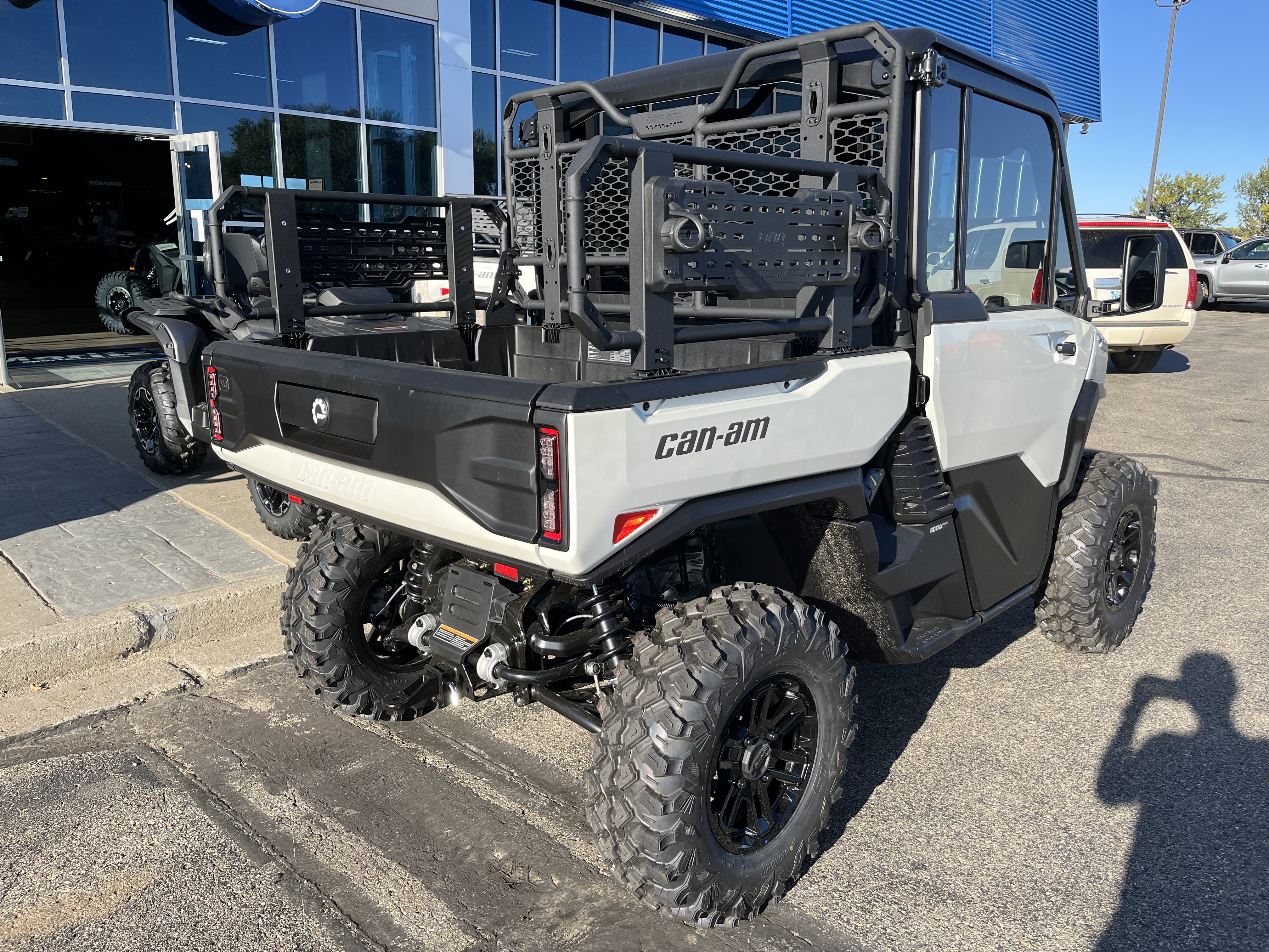 2027 CAN-AM Defender XU Limited UTV