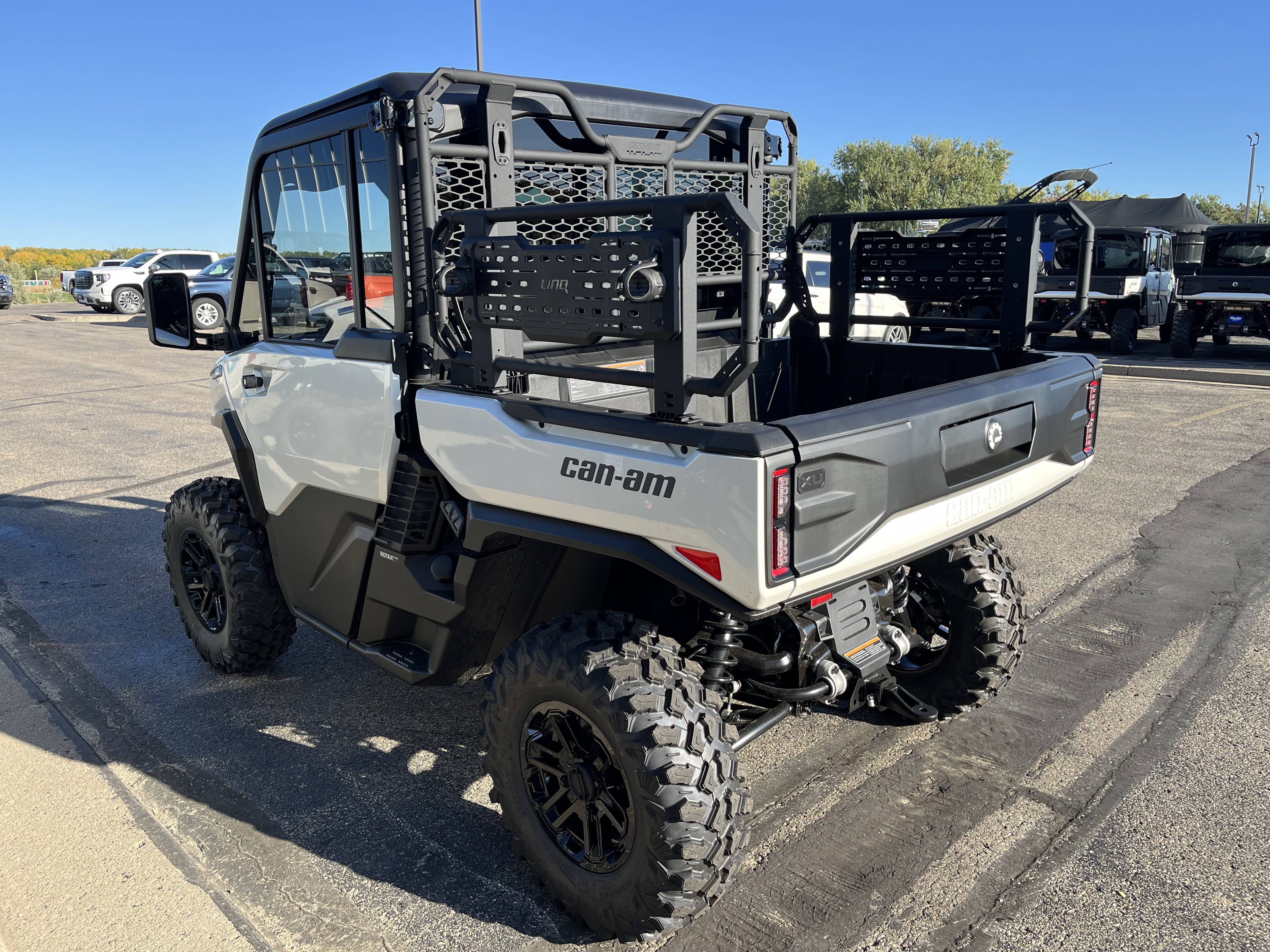 2027 CAN-AM Defender XU Limited UTV