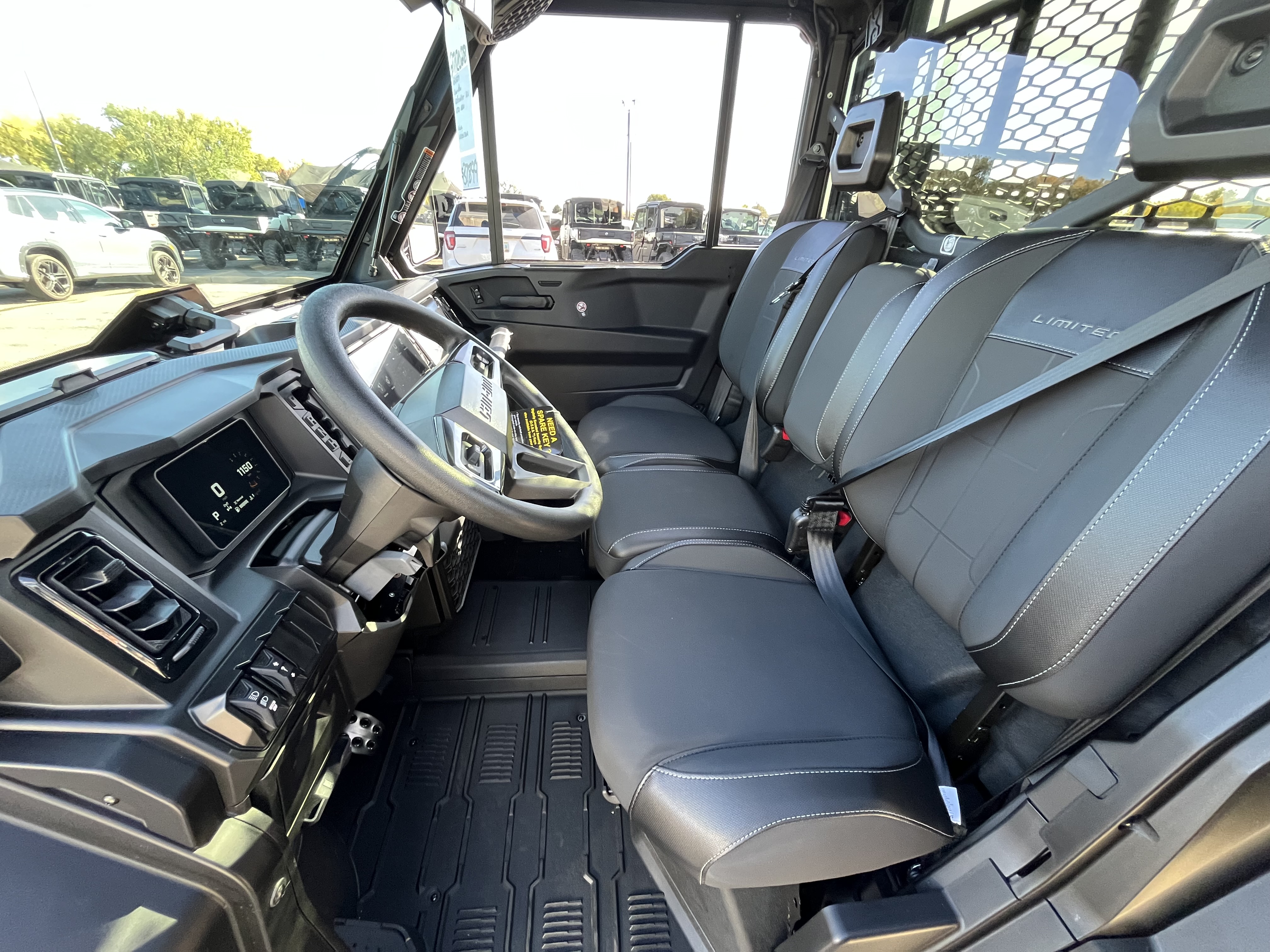 2027 CAN-AM Defender XU Limited UTV