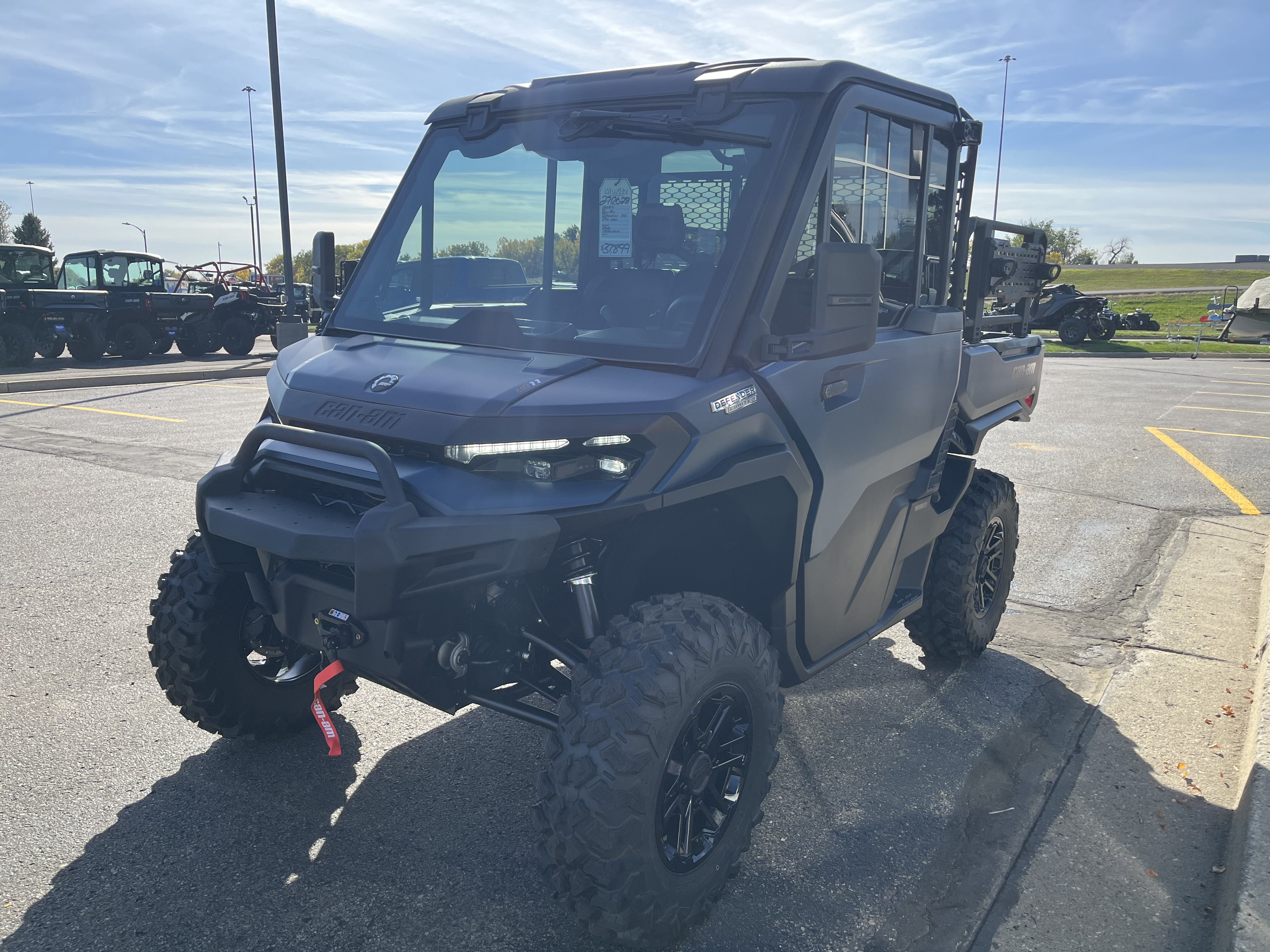 2027 CAN-AM Defender XU Limited UTV
