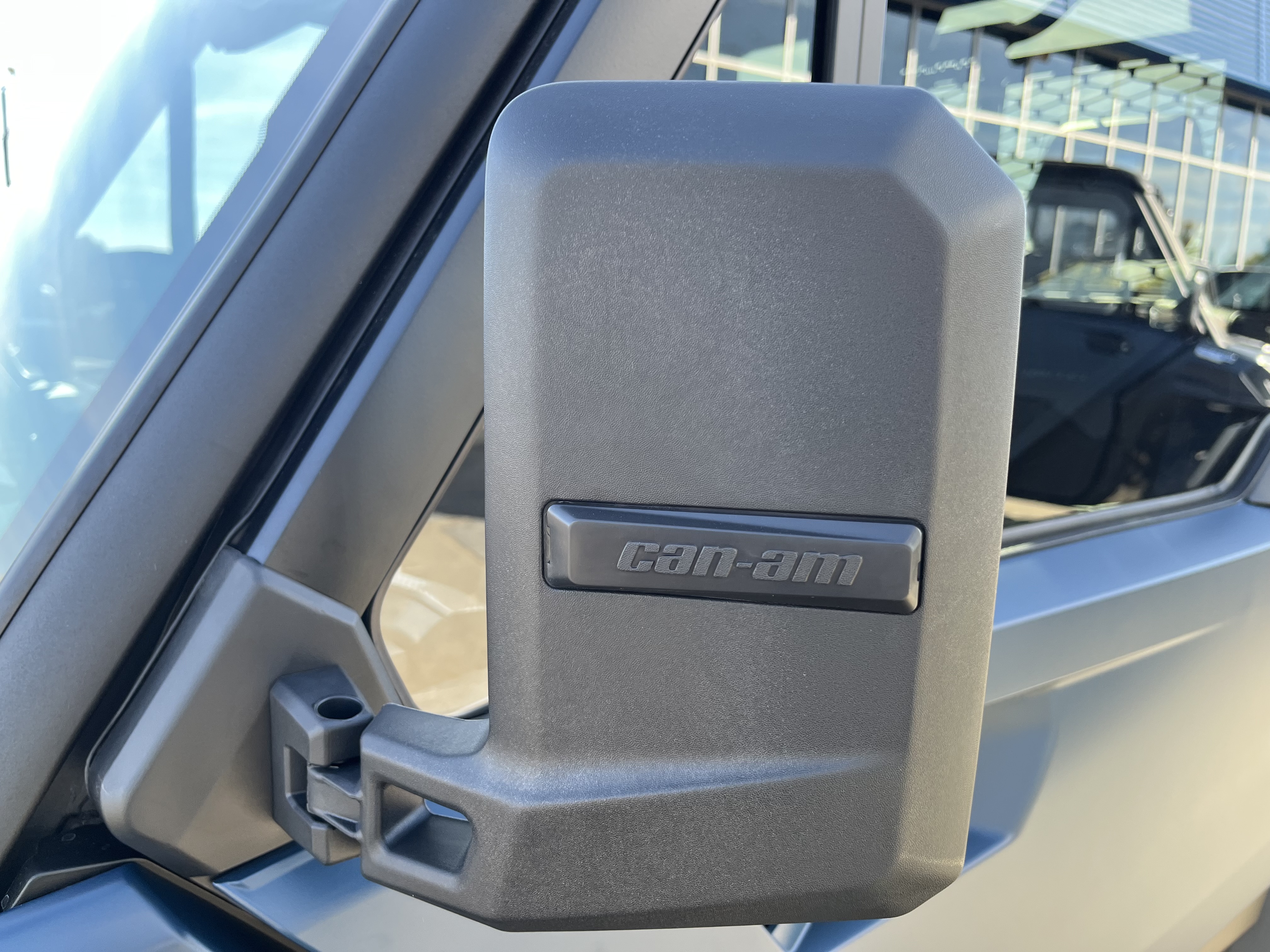 2027 CAN-AM Defender XU Limited UTV