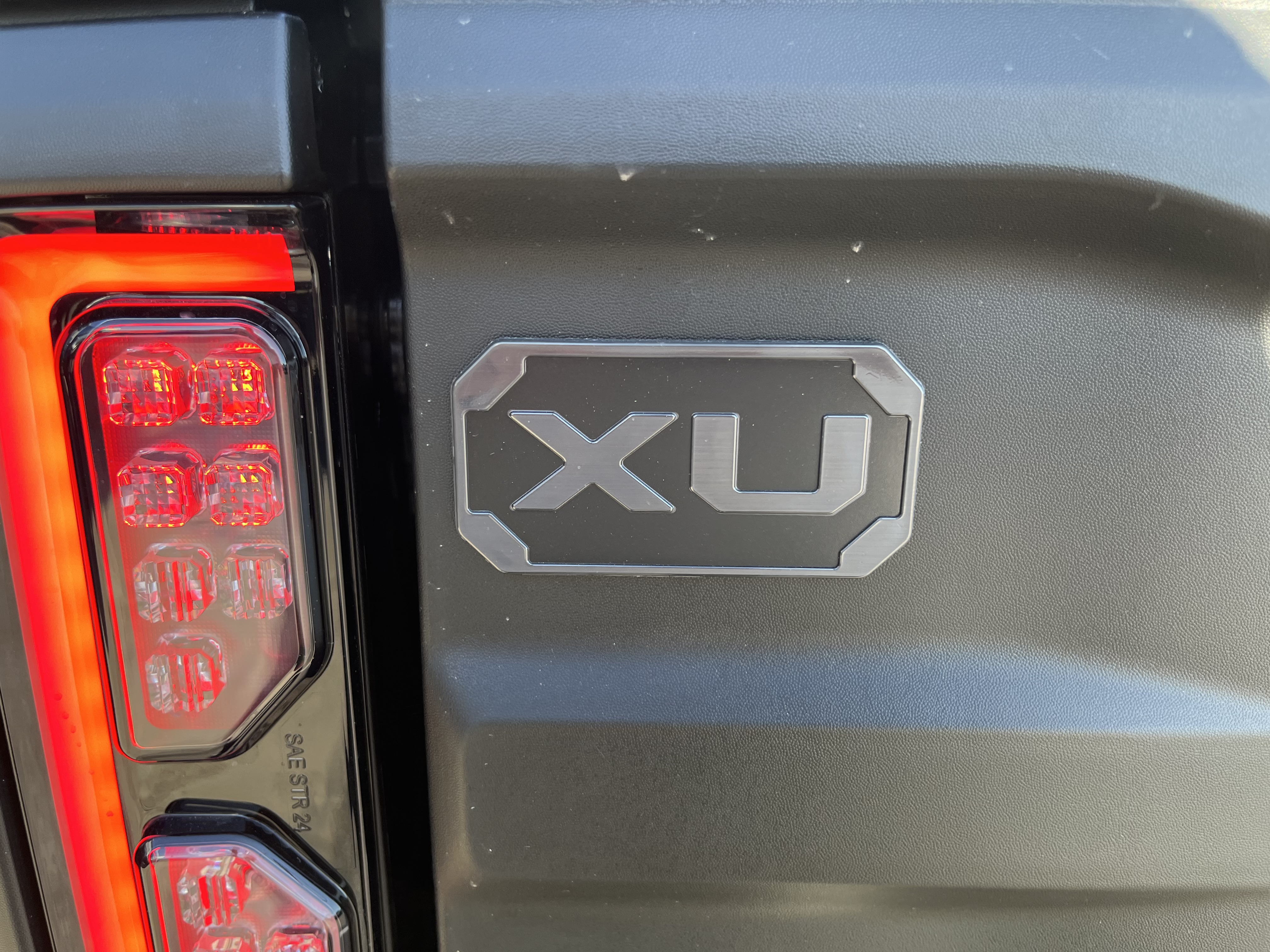 2027 CAN-AM Defender XU Limited UTV