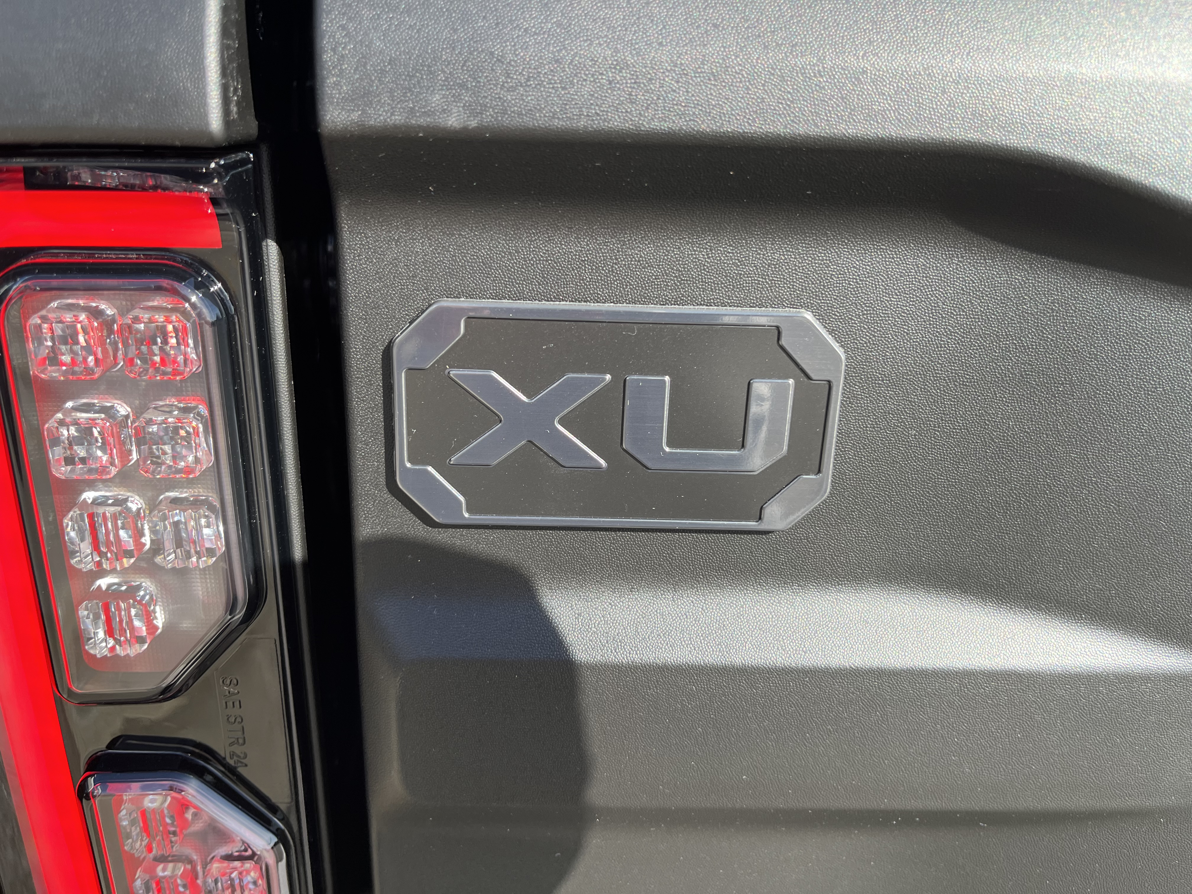 2027 CAN-AM Defender XU Limited UTV