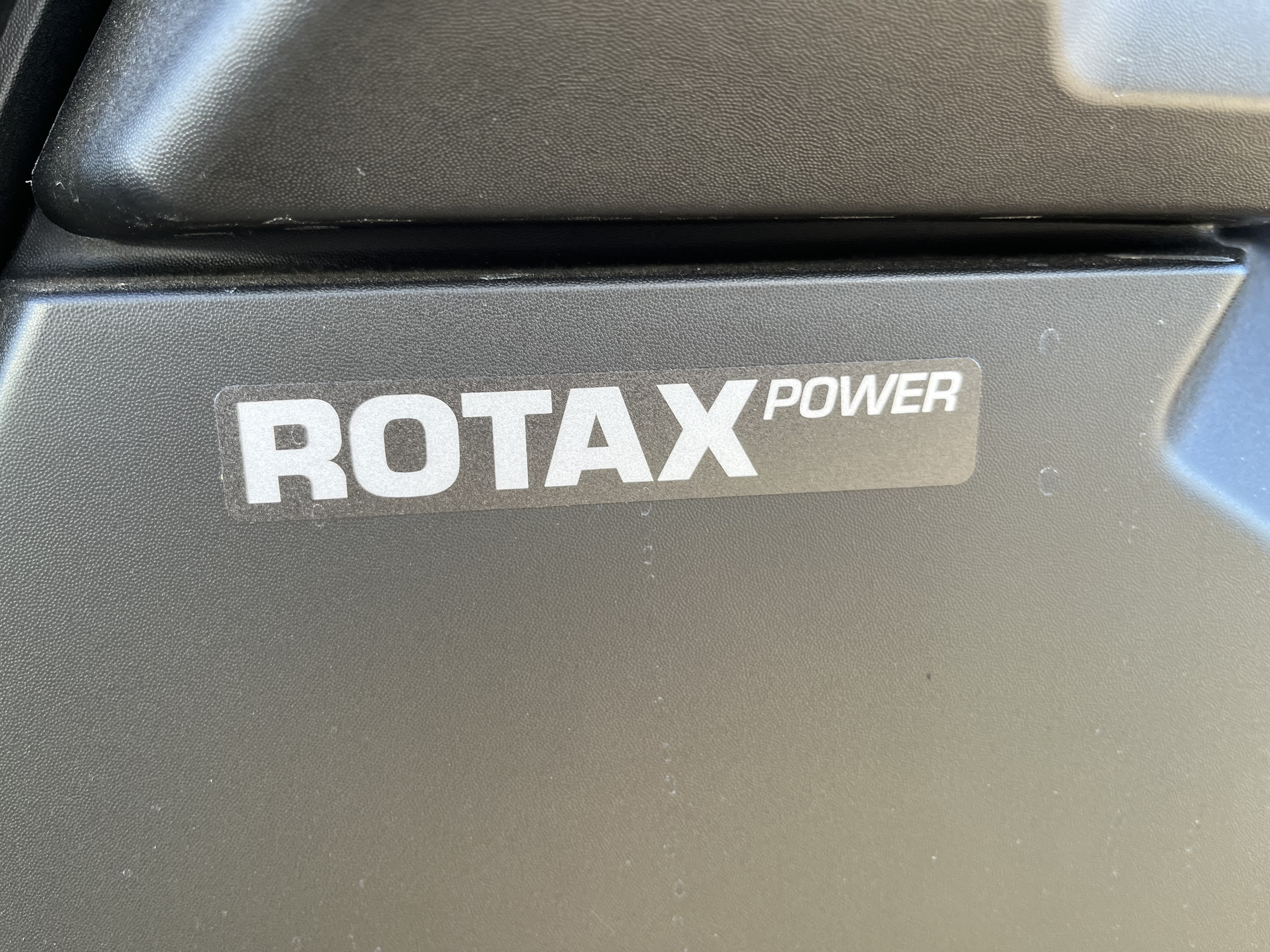 2027 CAN-AM Defender XU MAX XT HD10 UTV