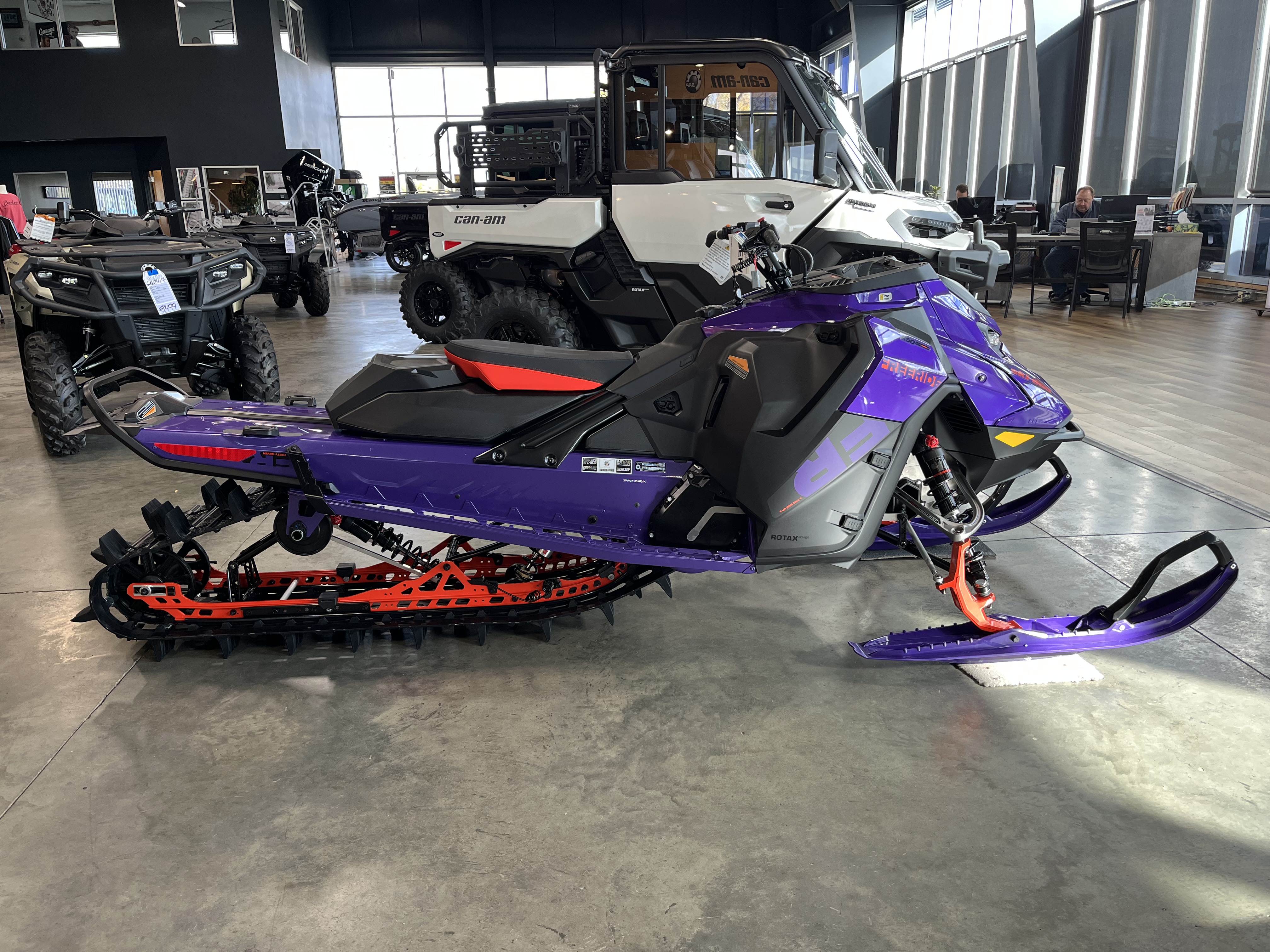 2027 SKI DOO FREERIDE 147 850 TURBO R POWDERMAX X-LIGHT 3.0" SHOT W/ 10.25" TOUCHSCREEN SNOWMOBILES